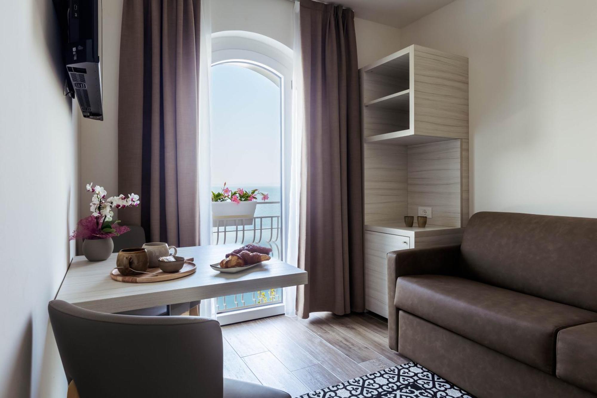 Hotel Giardinetto Garda  Eksteriør bilde
