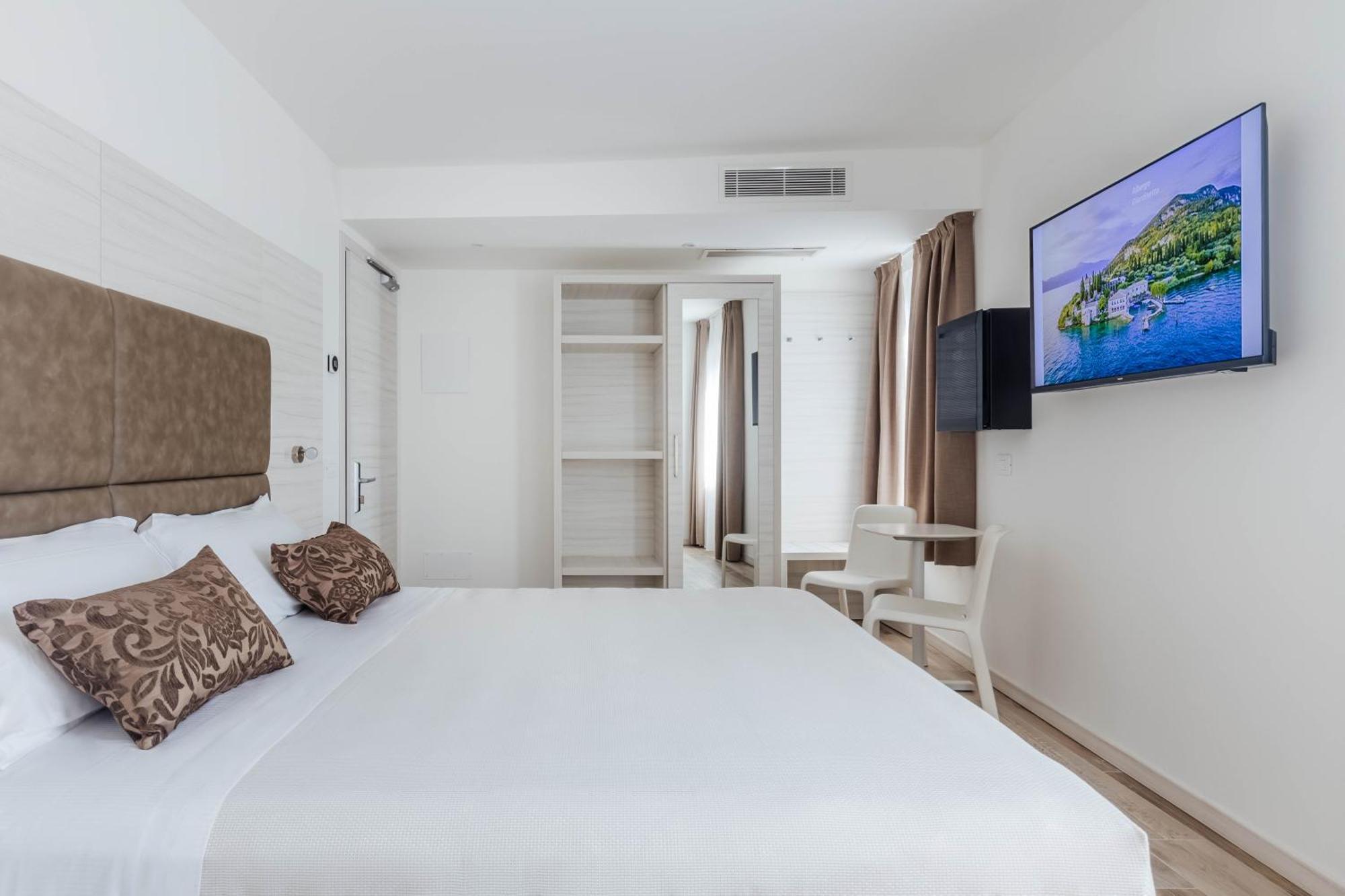 Hotel Giardinetto Garda  Eksteriør bilde