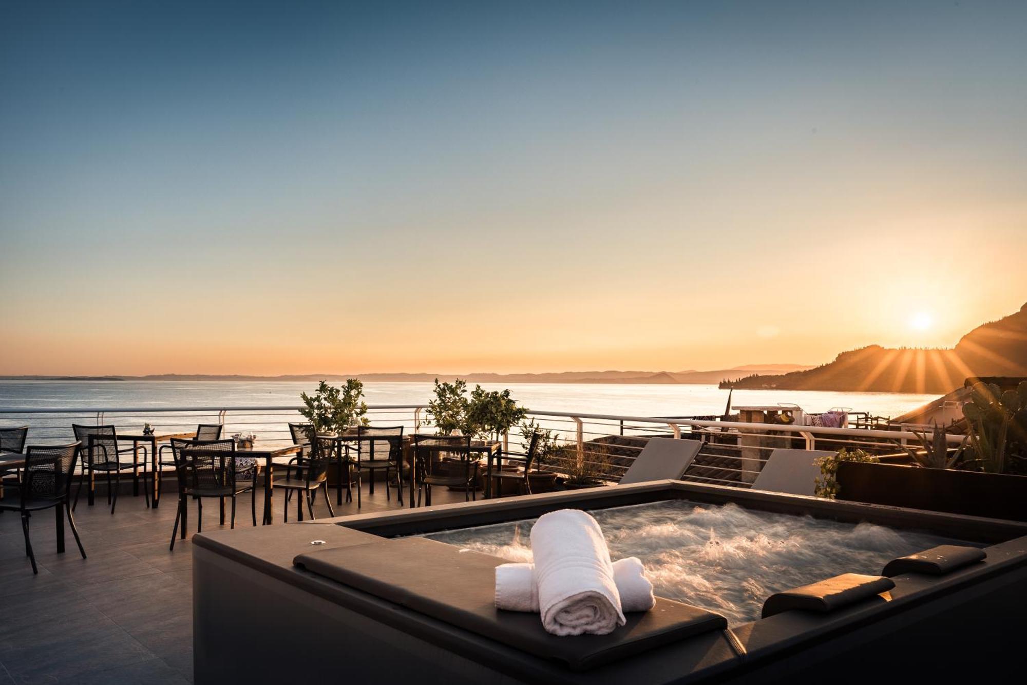 Hotel Giardinetto Garda  Eksteriør bilde
